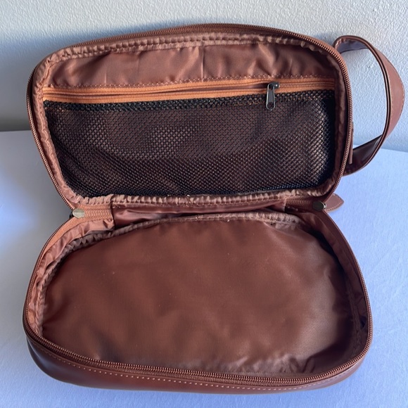 Original Penquin Toiletry Bag - Picture 6 of 6